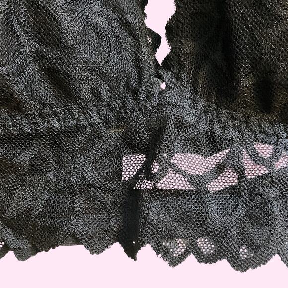 Victoria Secret's Bralette Women's SZ Large Black Lace Halter Back Closure - Picture 2 of 10